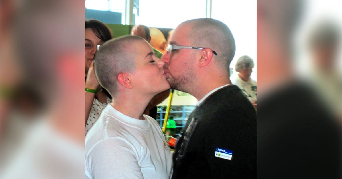 Sarah and Patrick share a kiss after shaving together